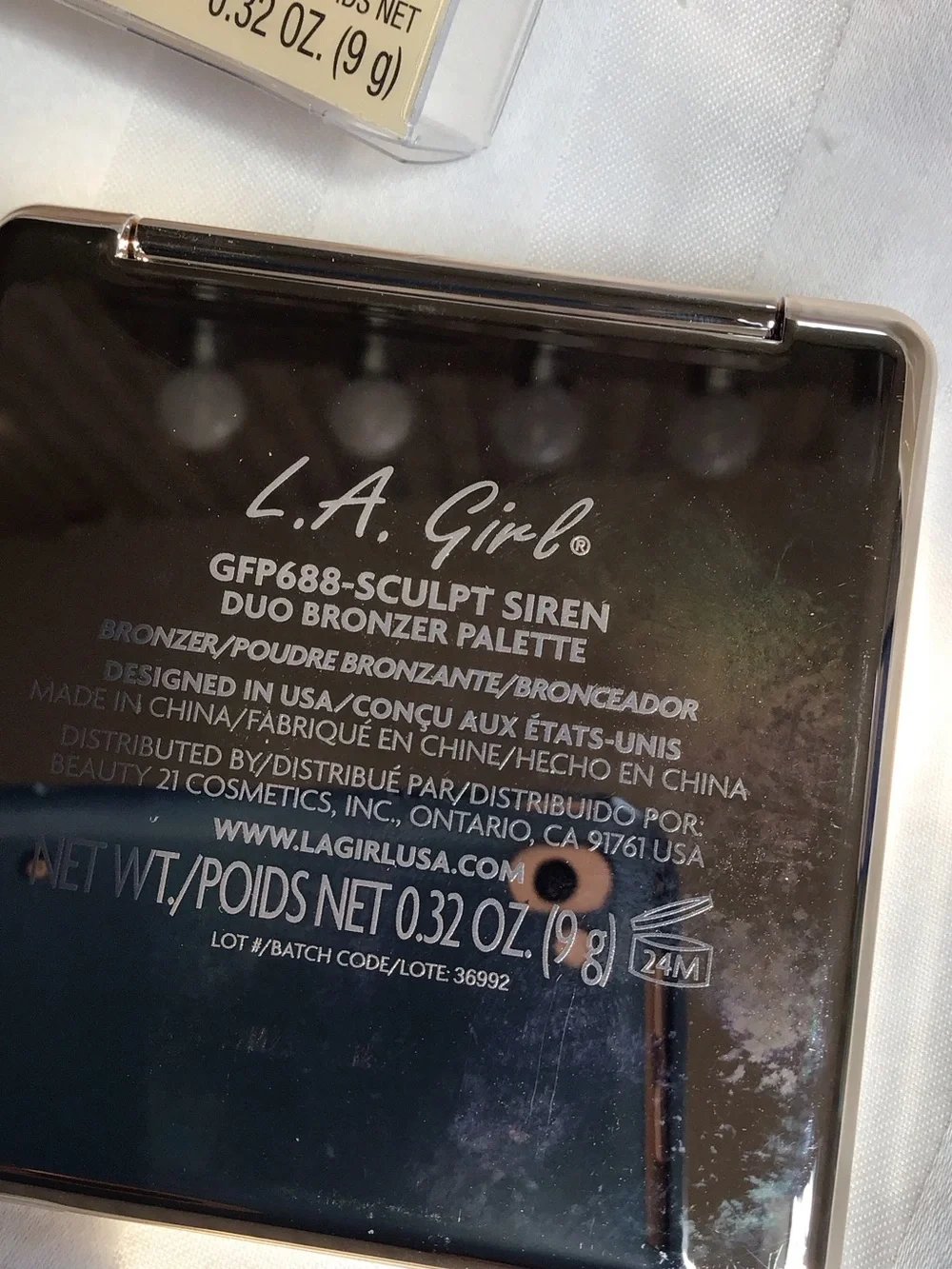 LA Girl Bronzer Compact NIB